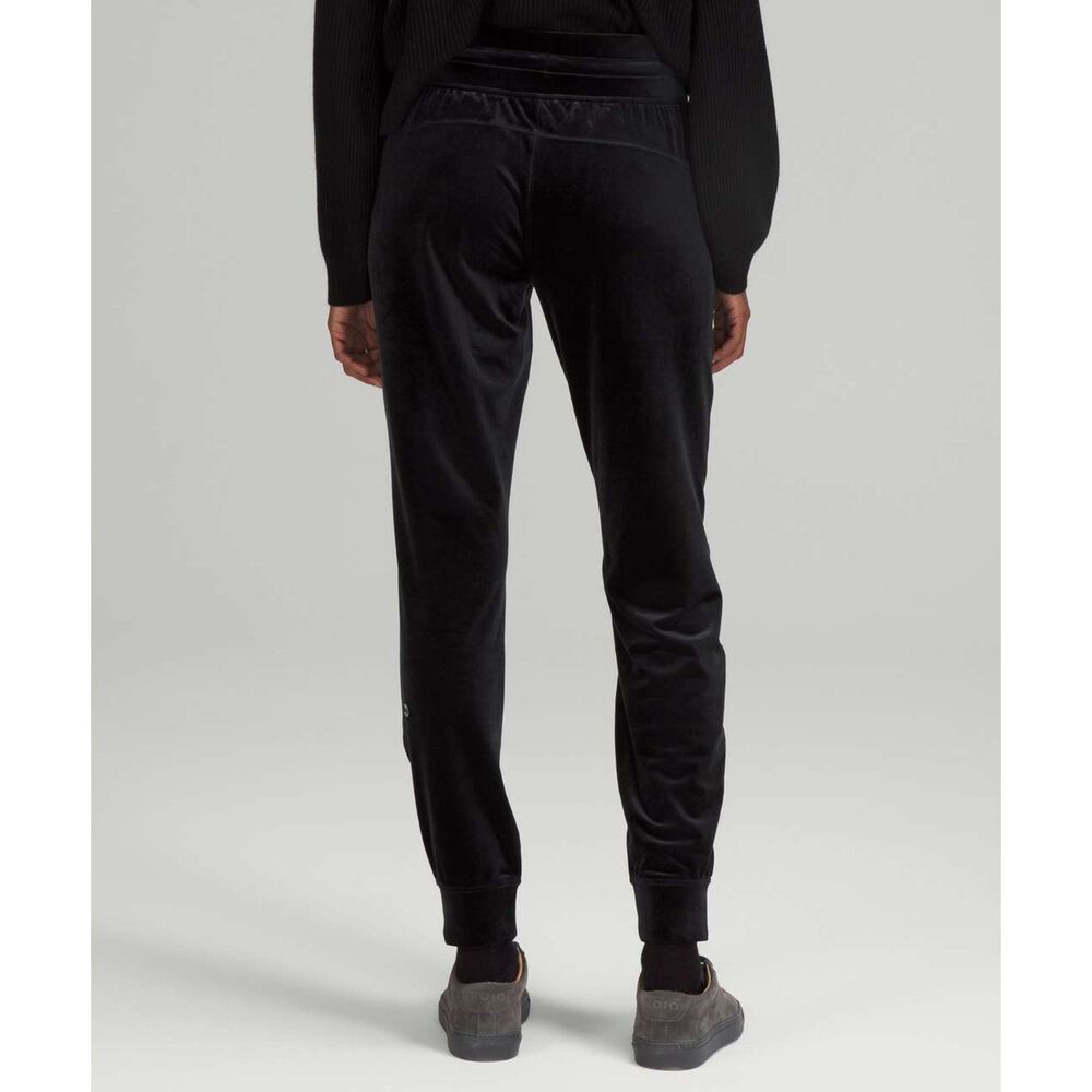 Lululemon Ready to Crush High-Rise Velour Jogger *Full Length Size 6